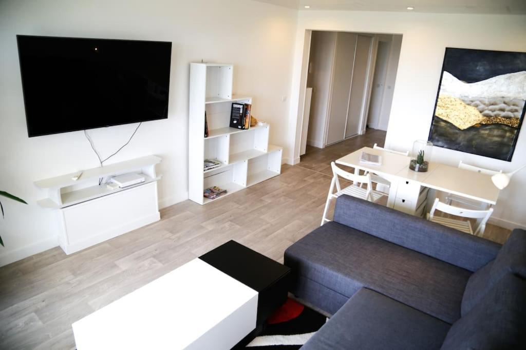 Le Refuge Blesois Avec Parking Prive - Blesois Refuge With Private Parking Lägenhet Blois Exteriör bild